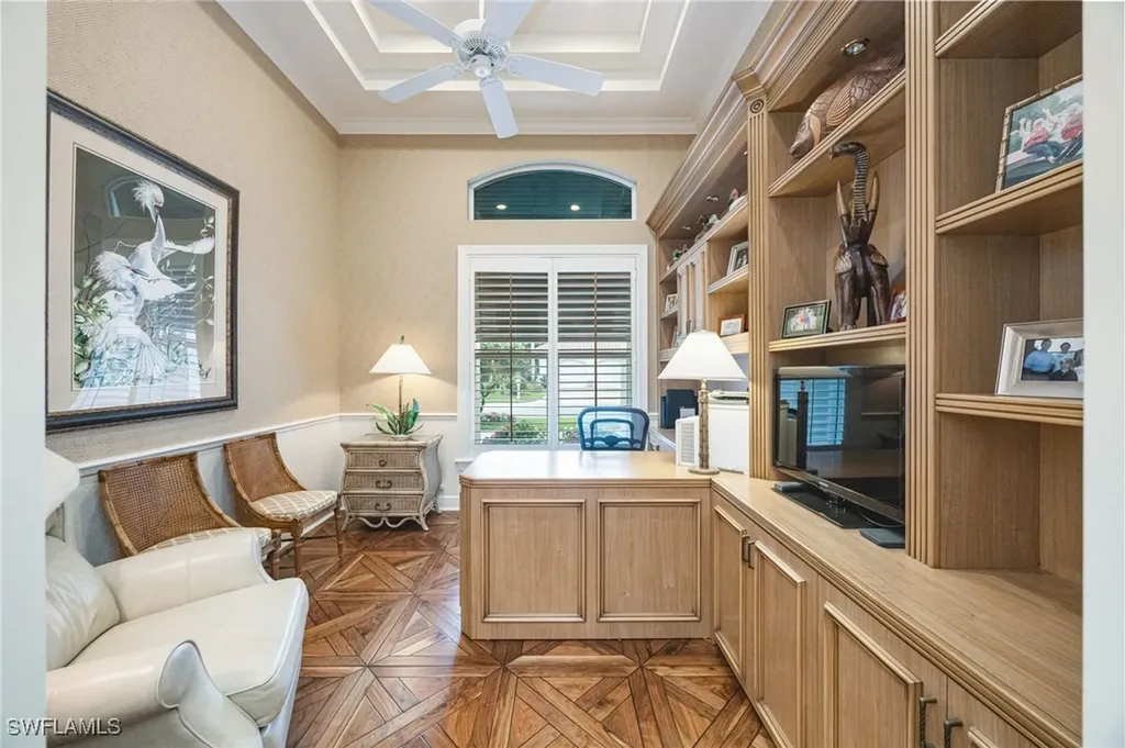 1052 Spanish Moss Trail Naples FL 34108