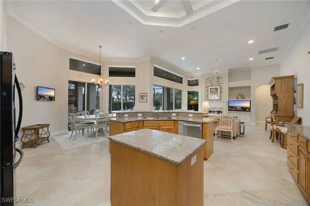 1052 Spanish Moss Trail Naples FL 34108