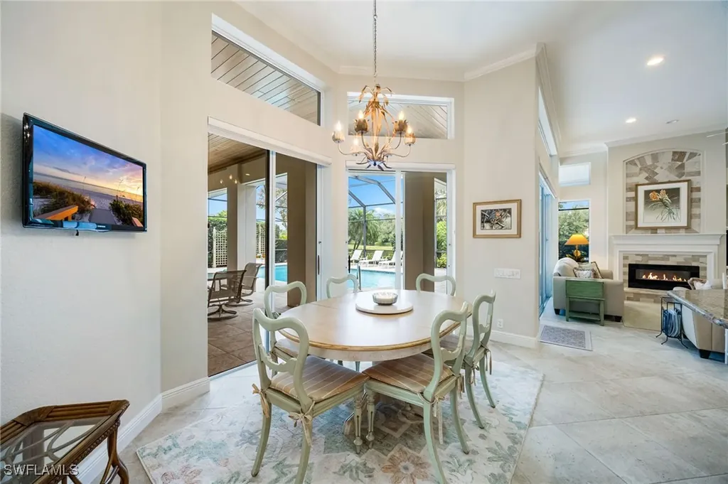 1052 Spanish Moss Trail Naples FL 34108