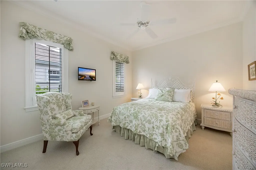 1052 Spanish Moss Trail Naples FL 34108