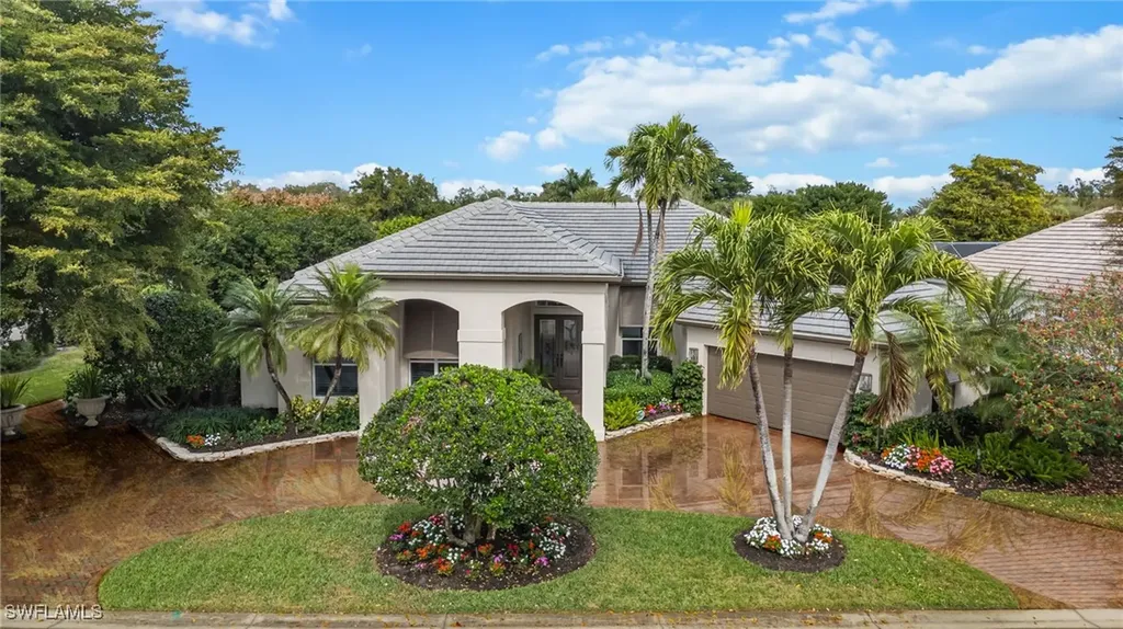 1052 Spanish Moss Trail Naples FL 34108