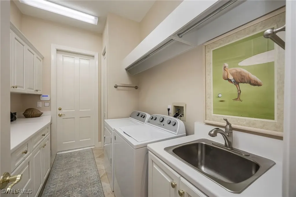 1052 Spanish Moss Trail Naples FL 34108
