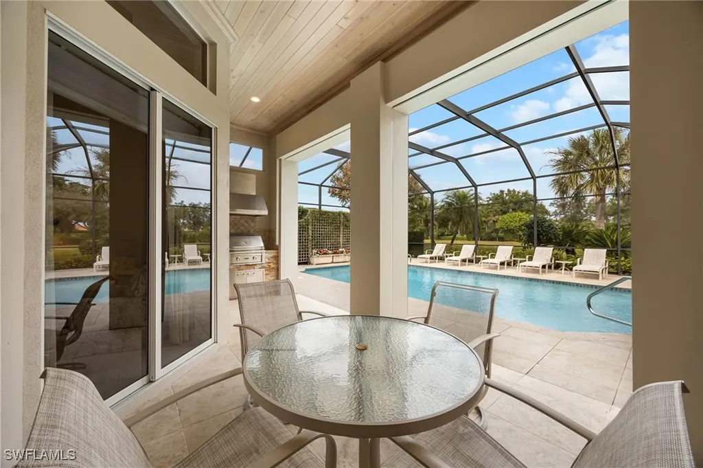 1052 Spanish Moss Trail Naples FL 34108