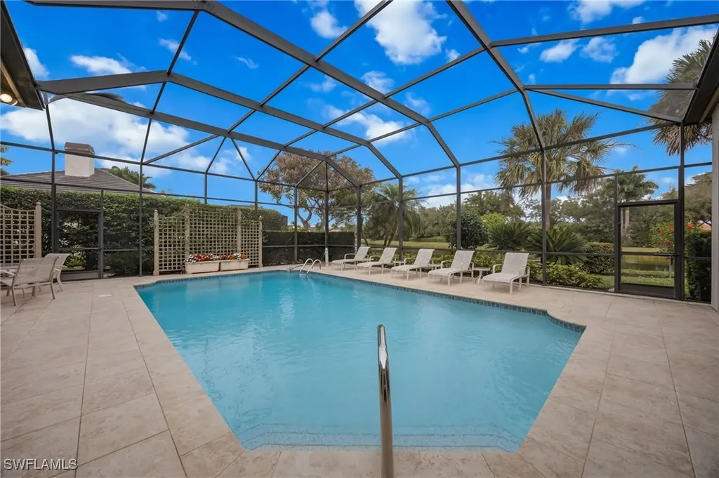 1052 Spanish Moss Trail Naples FL 34108