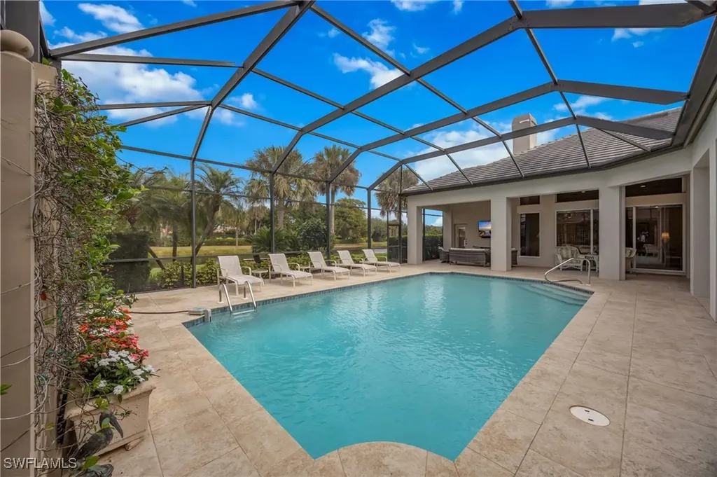 1052 Spanish Moss Trail Naples FL 34108