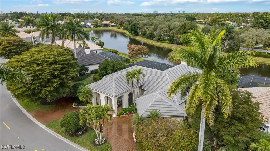 1052 Spanish Moss Trail Naples FL 34108