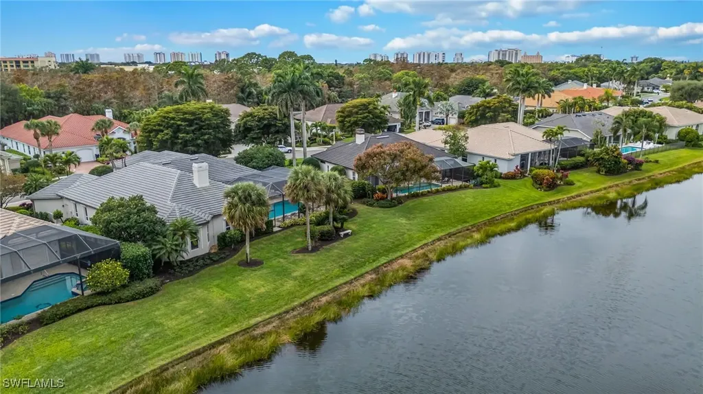 1052 Spanish Moss Trail Naples FL 34108
