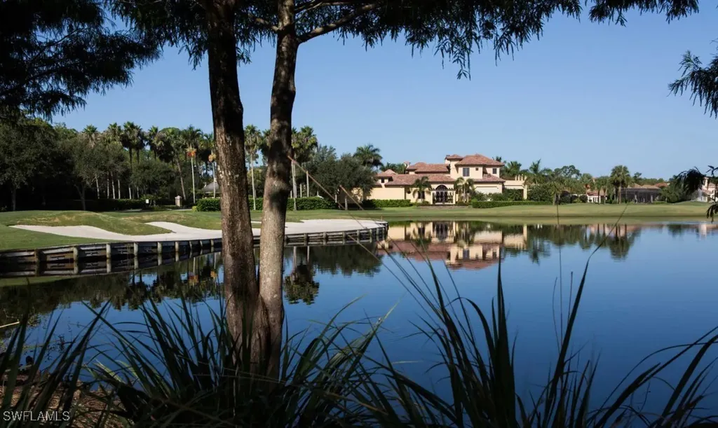1052 Spanish Moss Trail Naples FL 34108