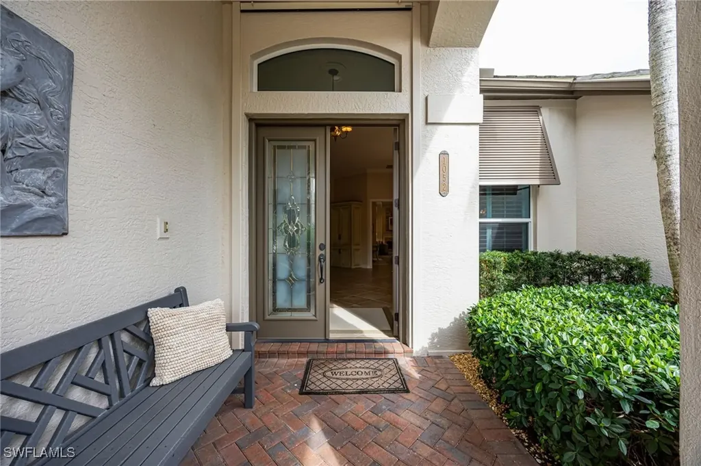 1052 Spanish Moss Trail Naples FL 34108