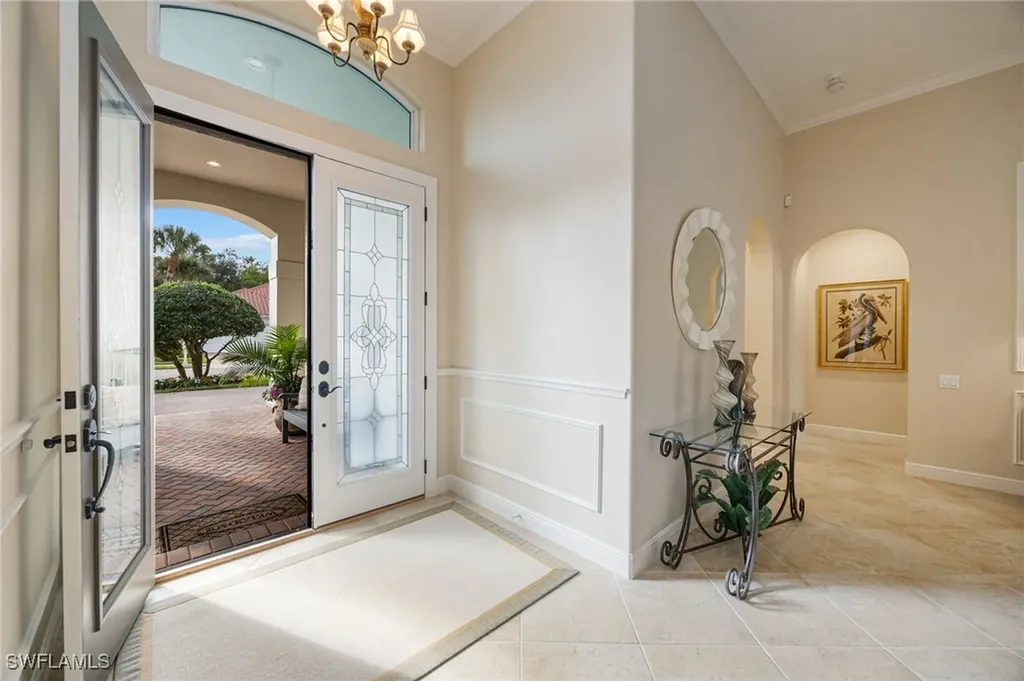 1052 Spanish Moss Trail Naples FL 34108
