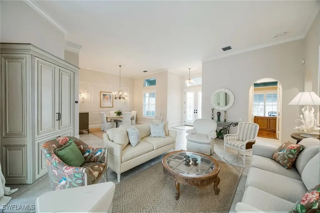 1052 Spanish Moss Trail Naples FL 34108