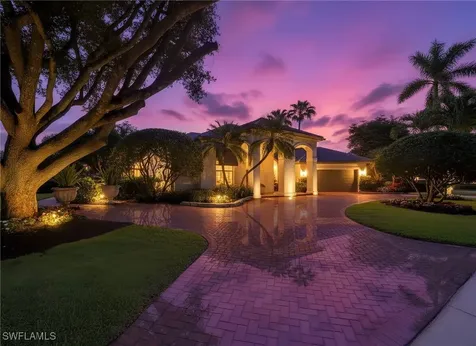 1052 Spanish Moss Trail Naples FL 34108
