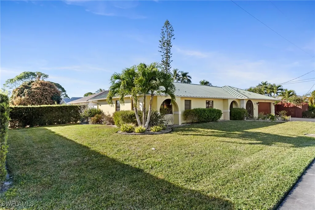 595 103rd Avenue N Naples FL 34108