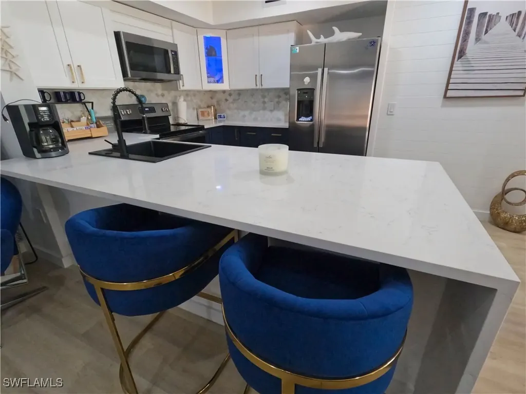1160 Wildwood Lakes Boulevard Naples FL 34104