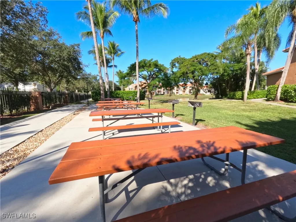 1160 Wildwood Lakes Boulevard Naples FL 34104