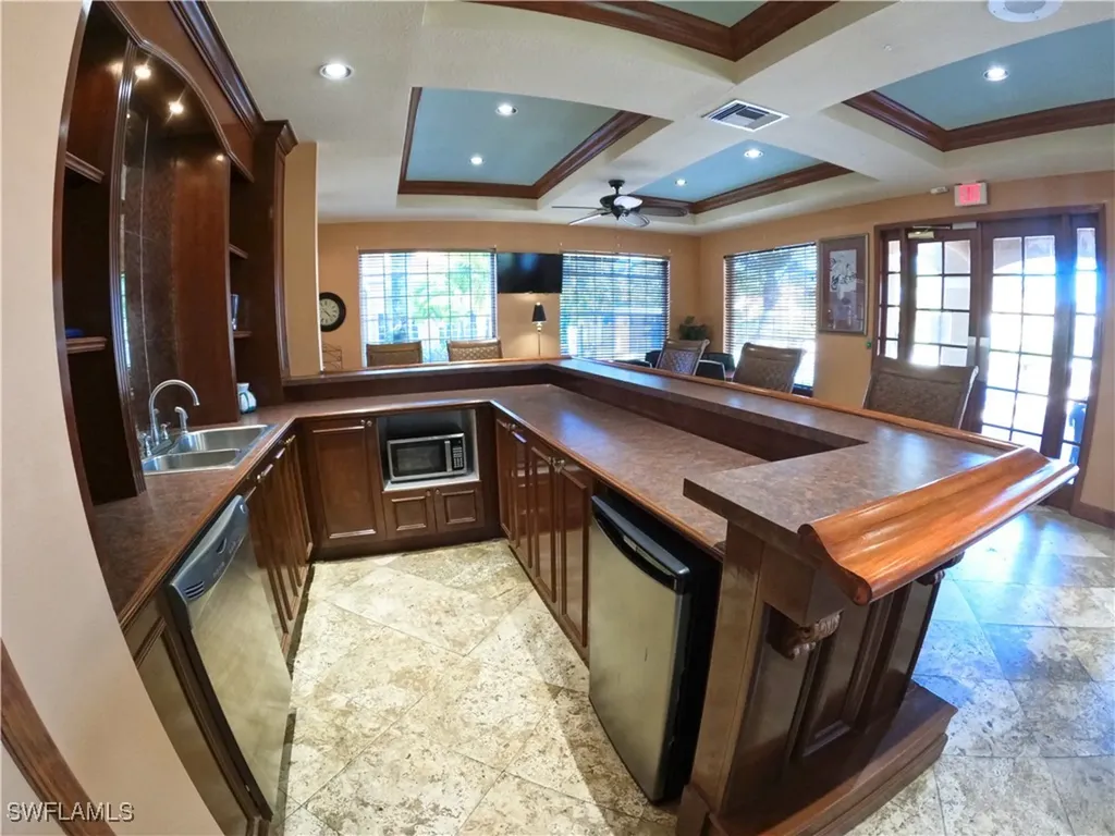 1160 Wildwood Lakes Boulevard Naples FL 34104