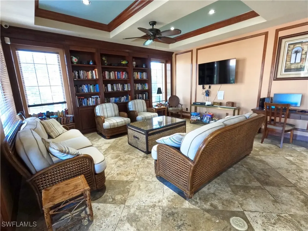 1160 Wildwood Lakes Boulevard Naples FL 34104
