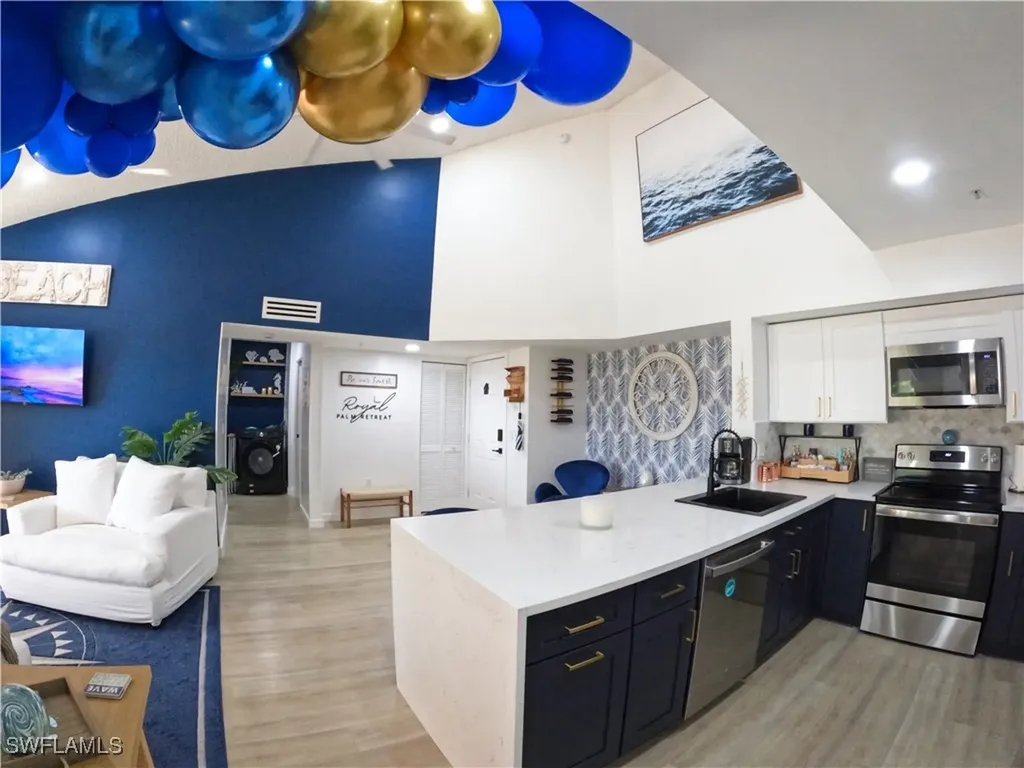 1160 Wildwood Lakes Boulevard Naples FL 34104