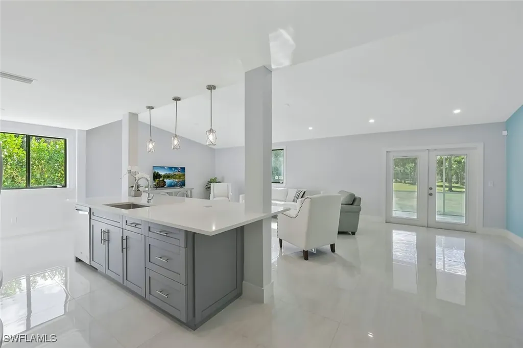 3870 White Boulevard Naples FL 34117