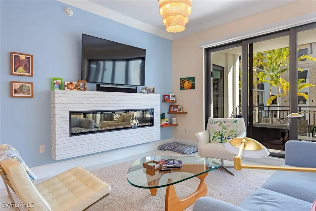 Naples FL, 1135 3RD Avenue S, Unit 308