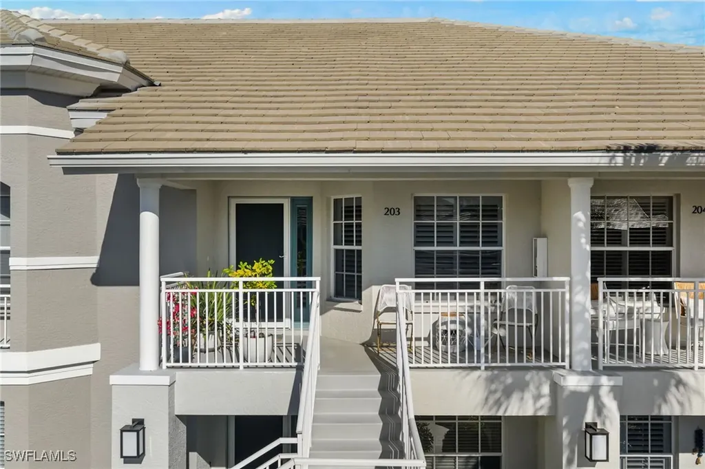 2215 Chesterbrook Court Naples FL 34109