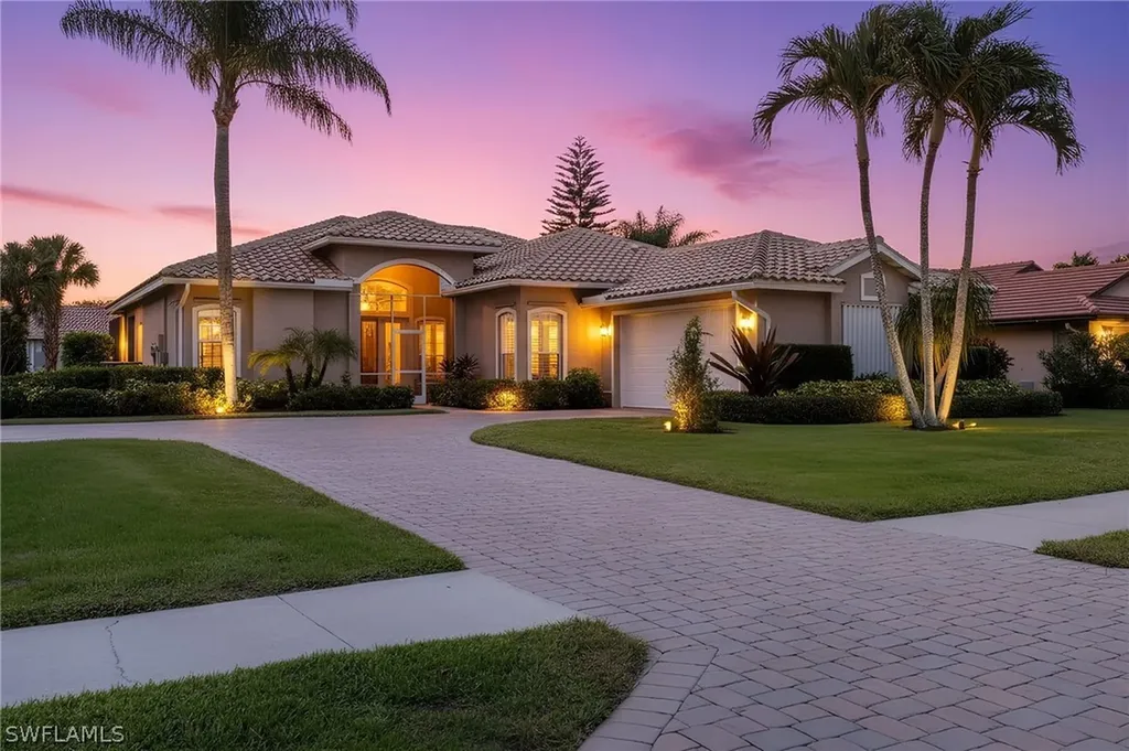 3733 Royal Wood Boulevard Naples FL 34112