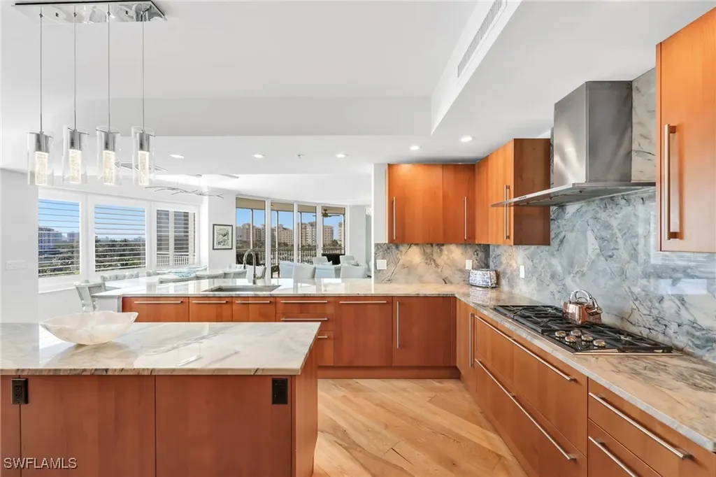 13675 Vanderbilt Drive Naples FL 34110