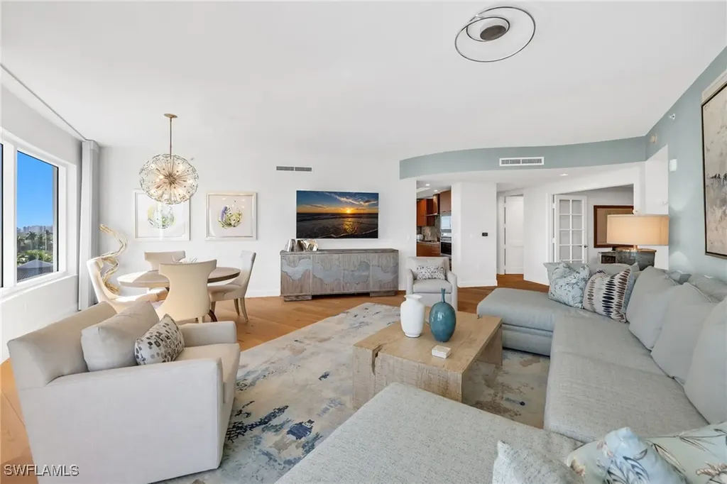 13675 Vanderbilt Drive Naples FL 34110