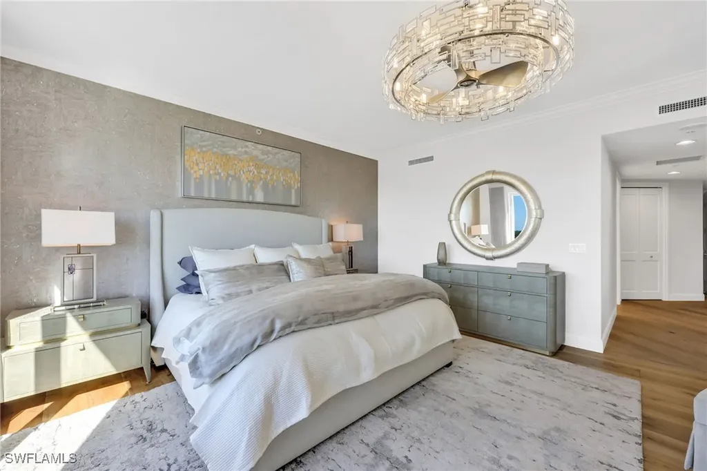 13675 Vanderbilt Drive Naples FL 34110