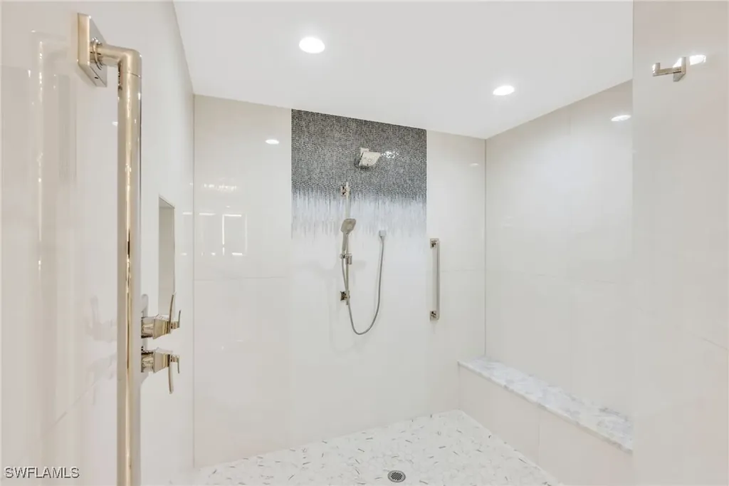 13675 Vanderbilt Drive Naples FL 34110