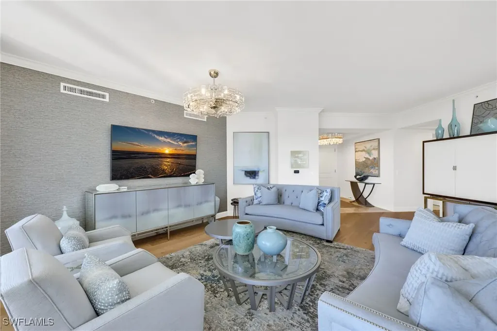 13675 Vanderbilt Drive Naples FL 34110