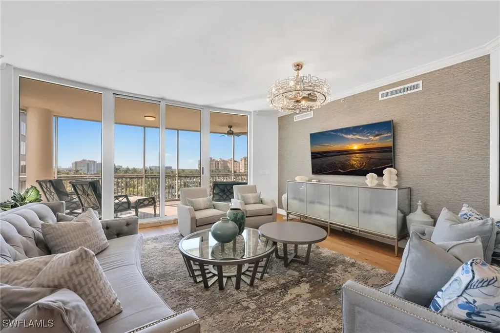 13675 Vanderbilt Drive Naples FL 34110