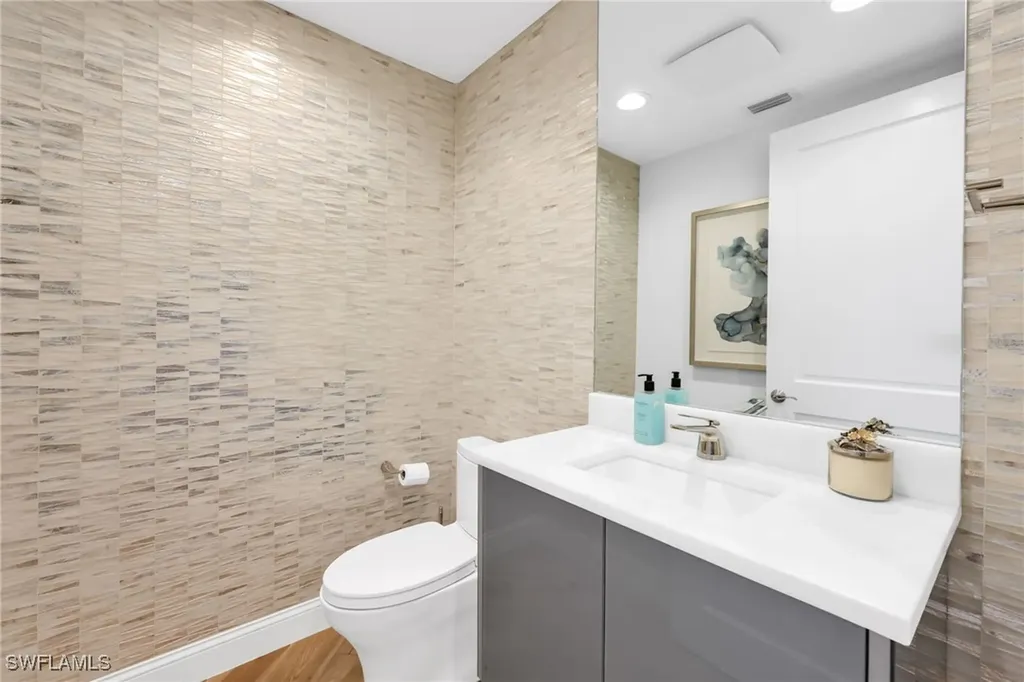 13675 Vanderbilt Drive Naples FL 34110