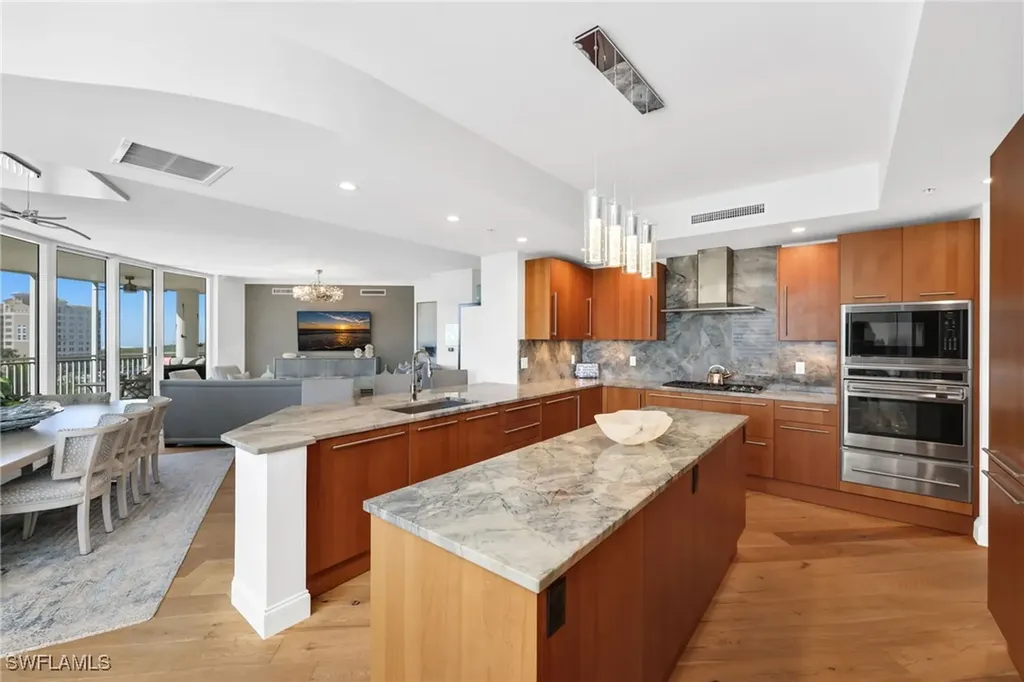 13675 Vanderbilt Drive Naples FL 34110