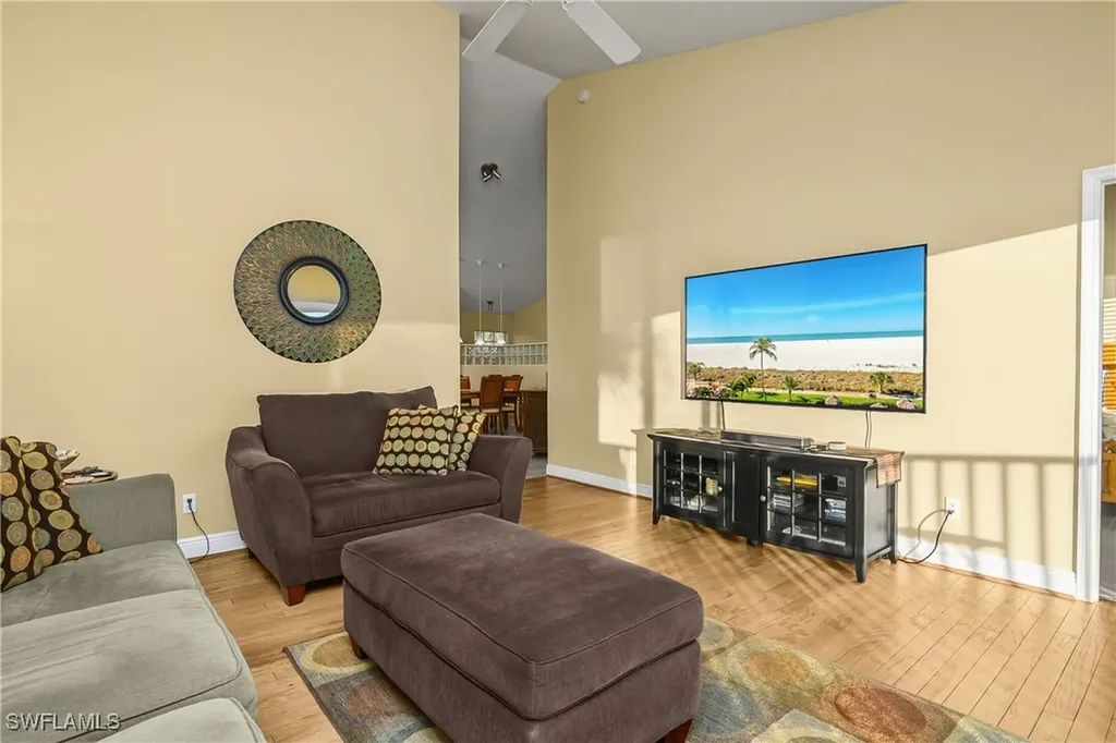 541 Windsor Square Naples FL 34104