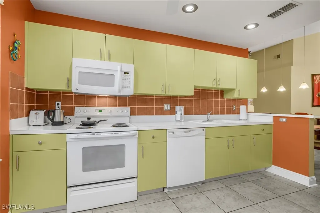 541 Windsor Square Naples FL 34104