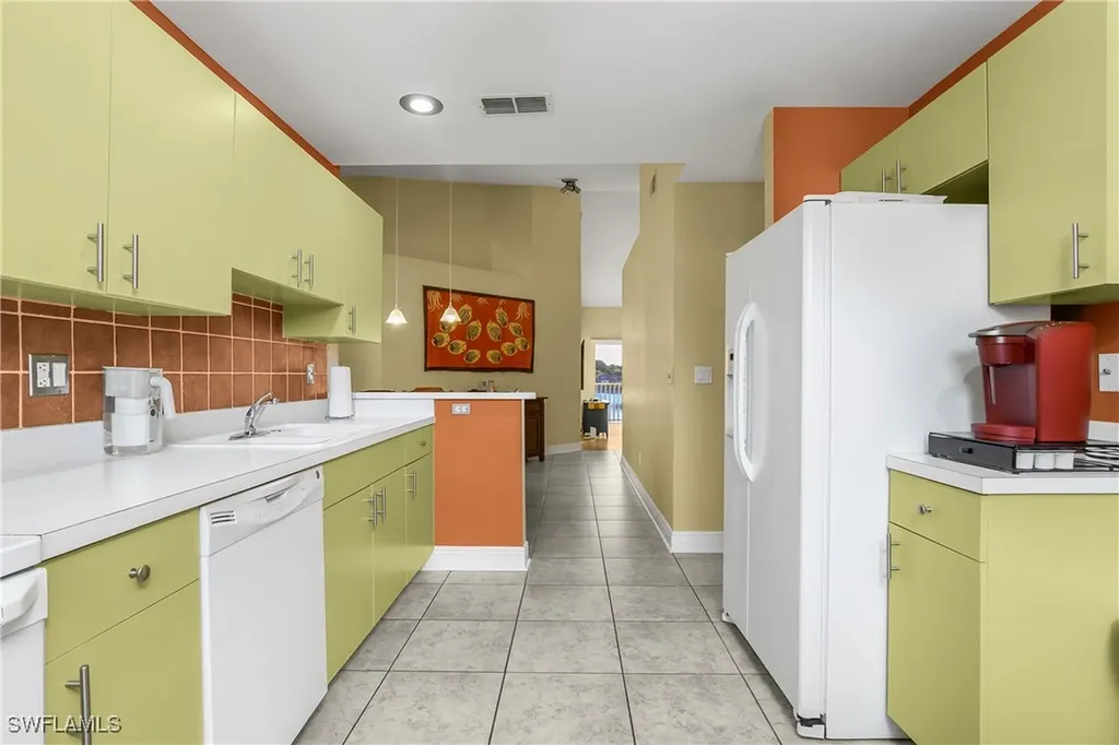 541 Windsor Square Naples FL 34104
