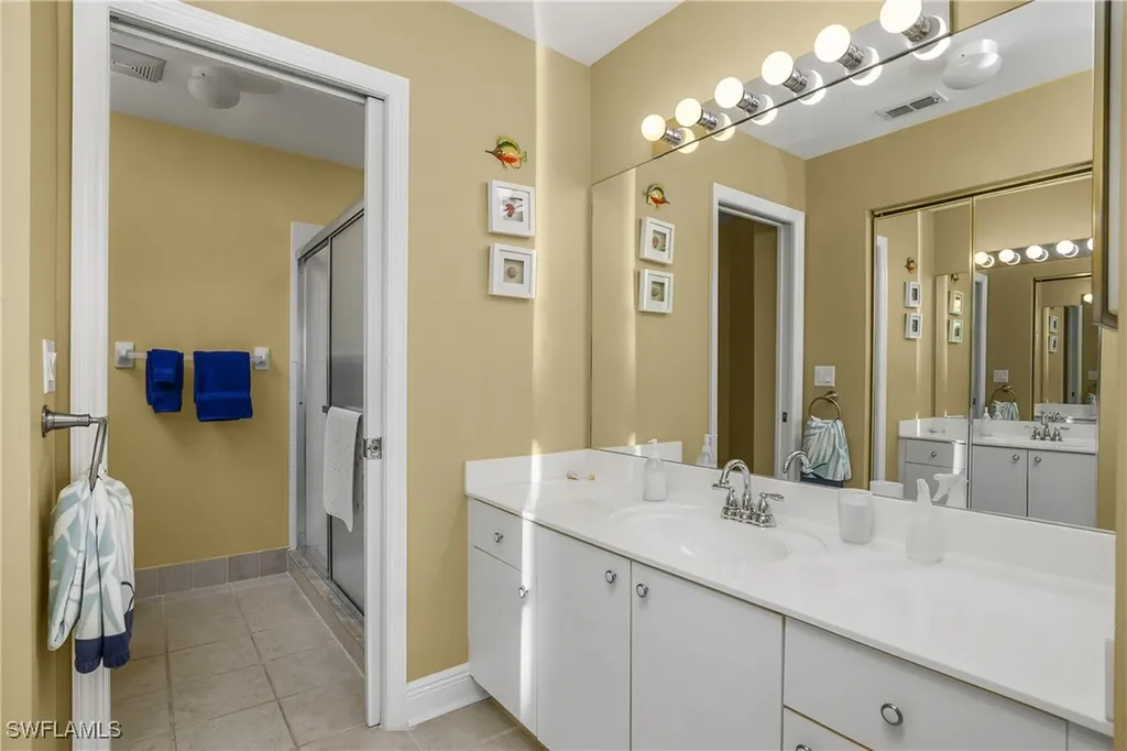 541 Windsor Square Naples FL 34104