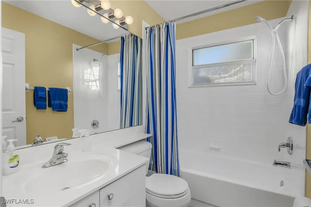 541 Windsor Square Naples FL 34104