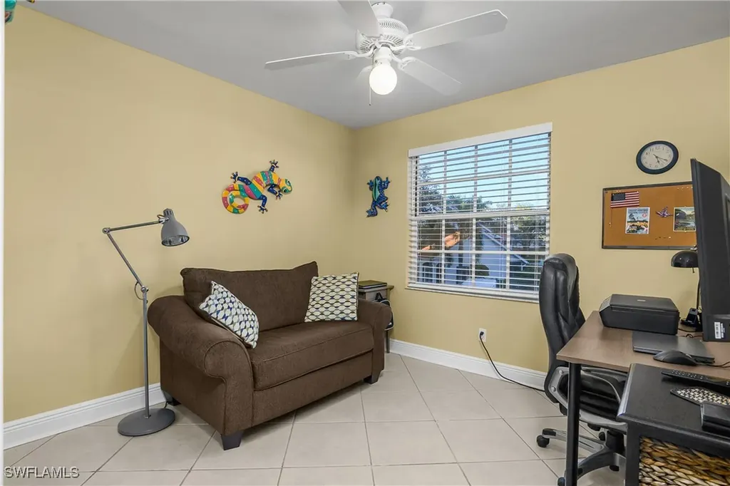 541 Windsor Square Naples FL 34104
