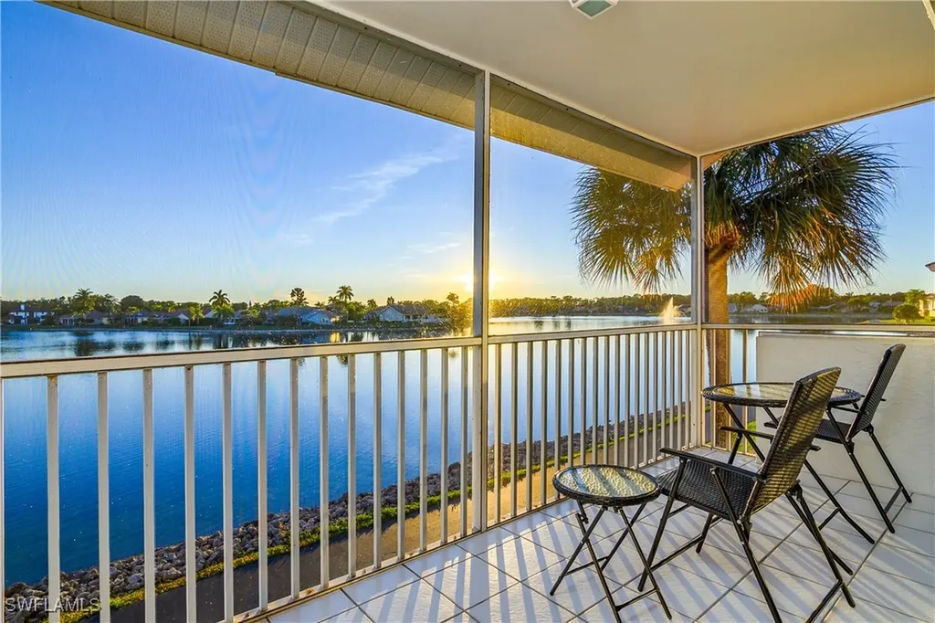 541 Windsor Square Naples FL 34104