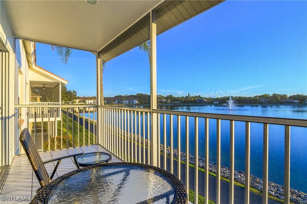 541 Windsor Square Naples FL 34104