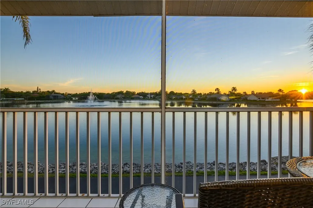 541 Windsor Square Naples FL 34104
