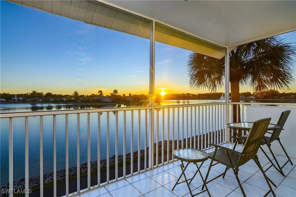 541 Windsor Square Naples FL 34104