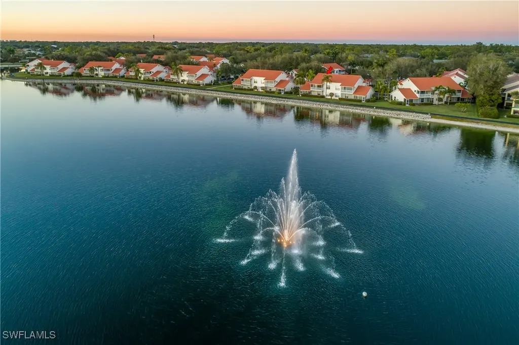 541 Windsor Square Naples FL 34104
