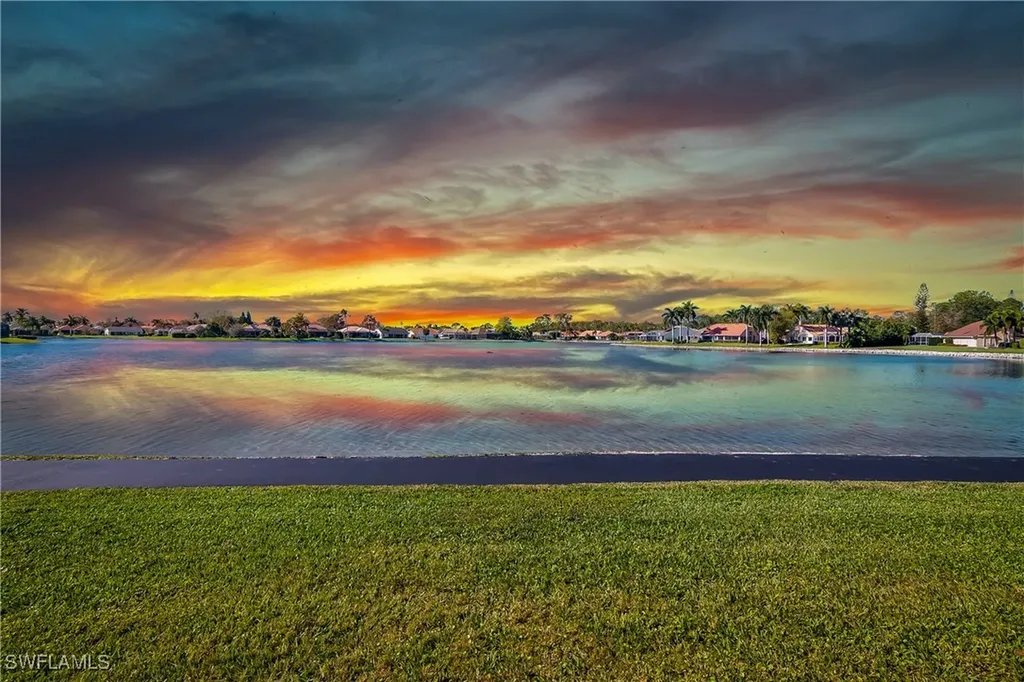 541 Windsor Square Naples FL 34104