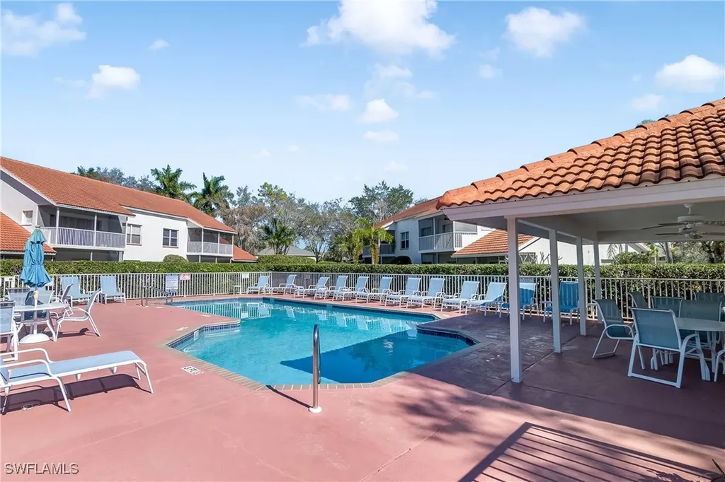 541 Windsor Square Naples FL 34104