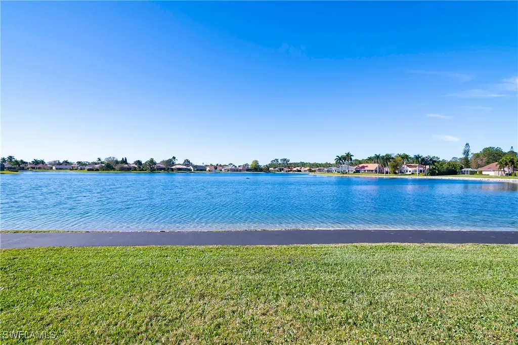 541 Windsor Square Naples FL 34104