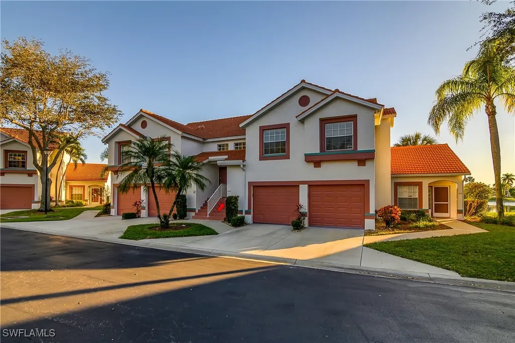 541 Windsor Square Naples FL 34104