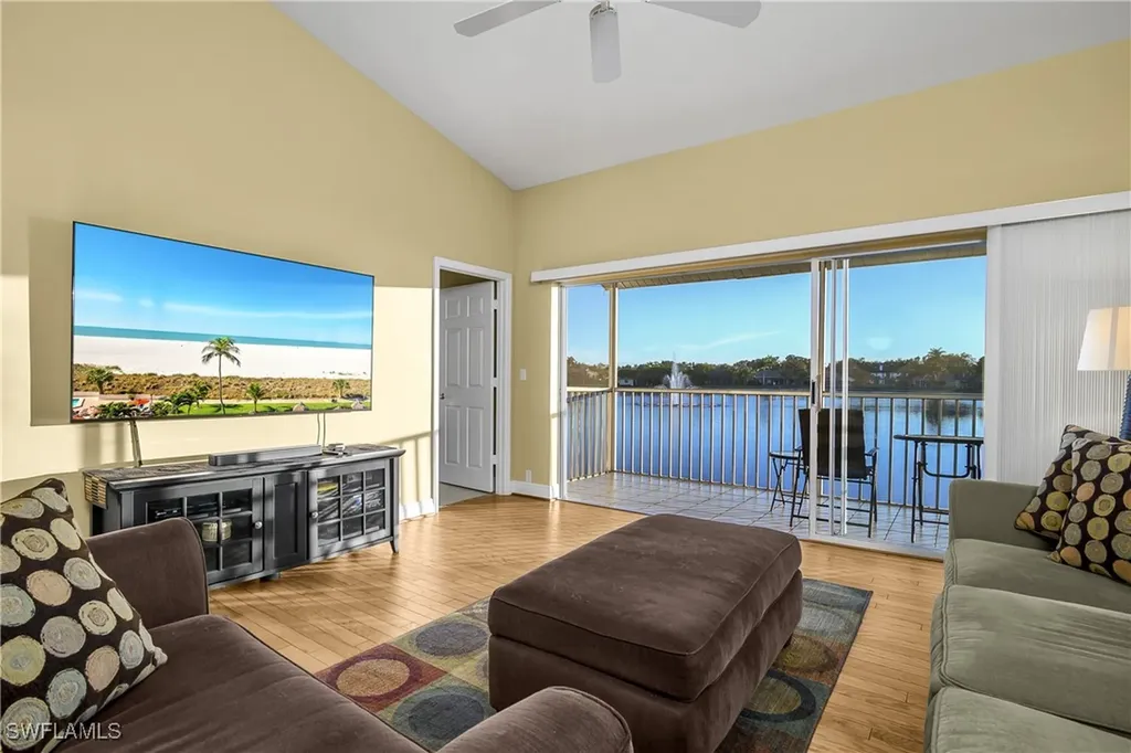 541 Windsor Square Naples FL 34104